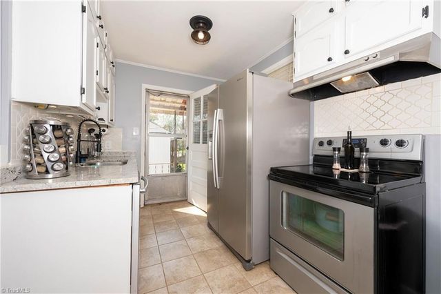 2416 Parkway Drive, Winston-salem, NC 27103