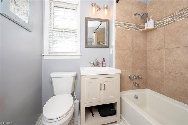 2416 Parkway Drive, Winston-salem, NC 27103