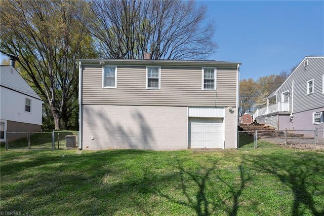 2416 Parkway Drive, Winston-salem, NC 27103