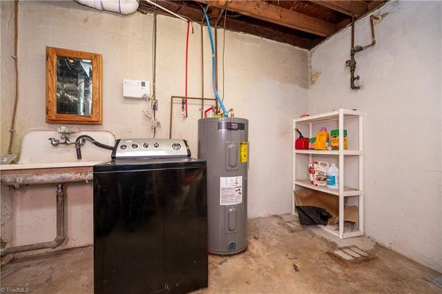 2416 Parkway Drive, Winston-salem, NC 27103