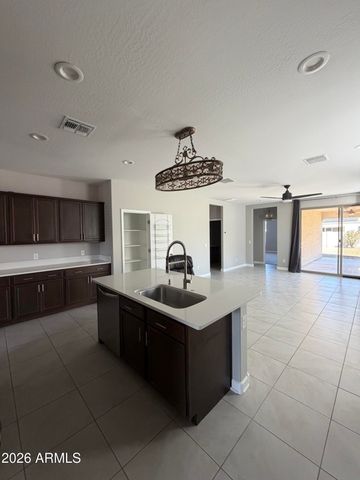 658 W BELMONT RED Trail, San Tan Valley, AZ 85143
