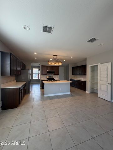 658 W BELMONT RED Trail, San Tan Valley, AZ 85143