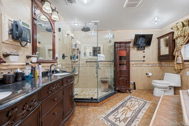 120 Waldo Street, Copiague, NY 11726