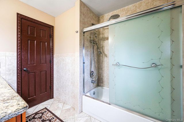 120 Waldo Street, Copiague, NY 11726