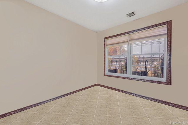 120 Waldo Street, Copiague, NY 11726