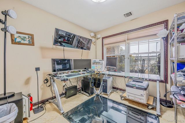 120 Waldo Street, Copiague, NY 11726