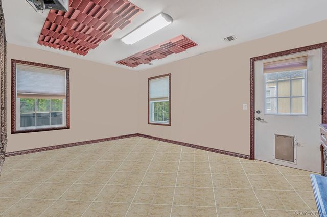 120 Waldo Street, Copiague, NY 11726