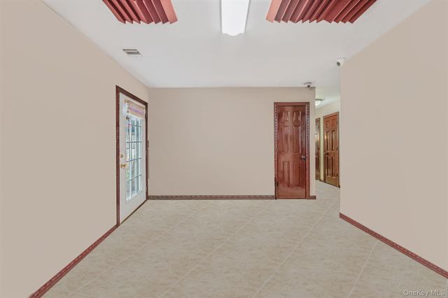 120 Waldo Street, Copiague, NY 11726