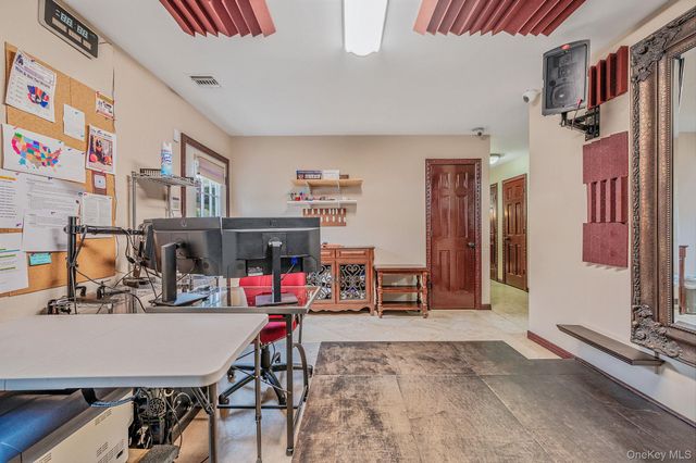 120 Waldo Street, Copiague, NY 11726