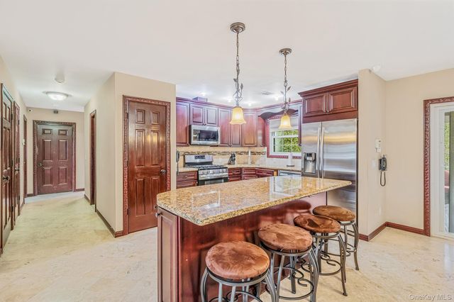 120 Waldo Street, Copiague, NY 11726