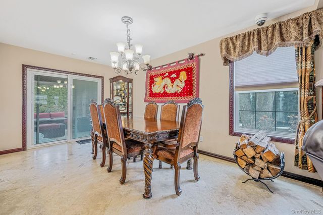 120 Waldo Street, Copiague, NY 11726