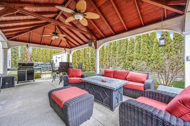 120 Waldo Street, Copiague, NY 11726