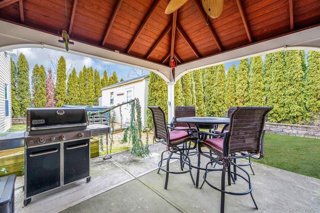 120 Waldo Street, Copiague, NY 11726