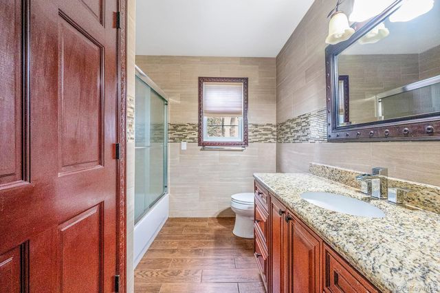 120 Waldo Street, Copiague, NY 11726