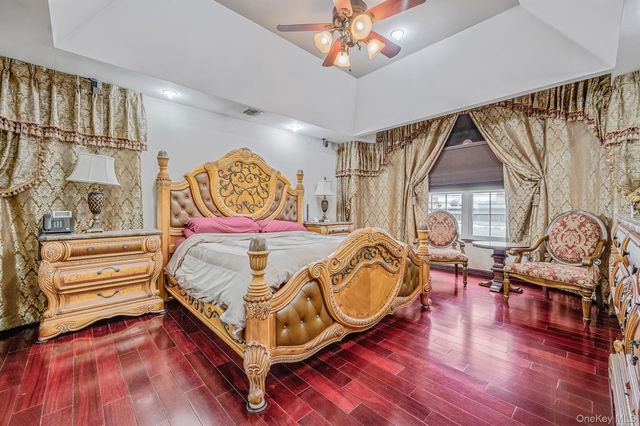 120 Waldo Street, Copiague, NY 11726