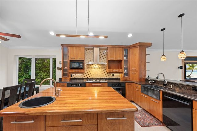 69 Cache Cay Drive, Vero Beach, FL 32963