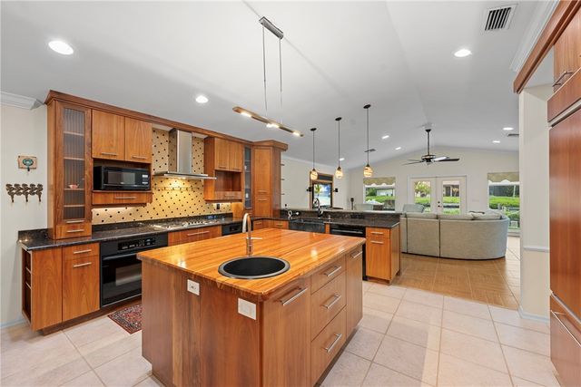 69 Cache Cay Drive, Vero Beach, FL 32963