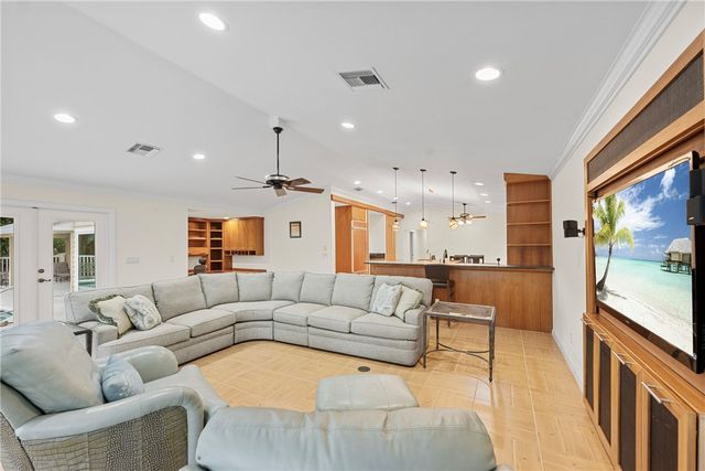 69 Cache Cay Drive, Vero Beach, FL 32963