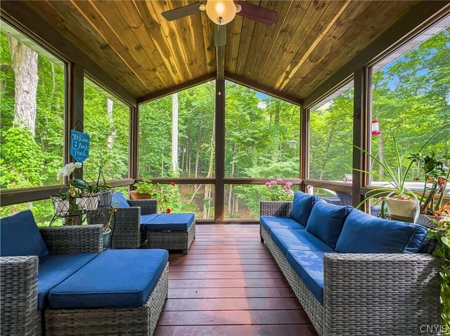 7904 Glenbrook Drive, Lysander, NY 13027