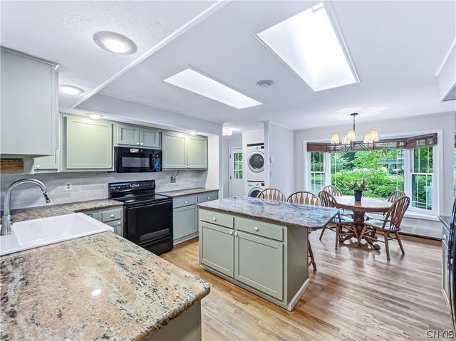 7904 Glenbrook Drive, Lysander, NY 13027