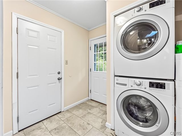 7904 Glenbrook Drive, Lysander, NY 13027