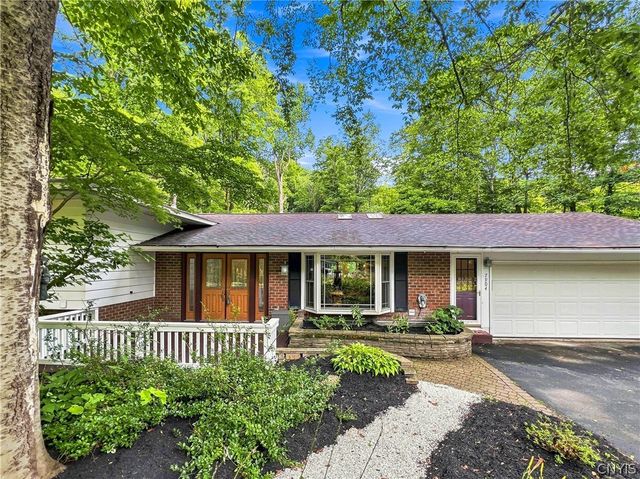 7904 Glenbrook Drive, Lysander, NY 13027