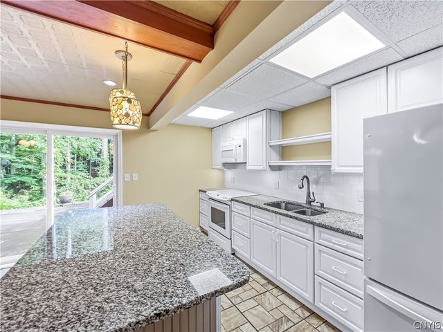 7904 Glenbrook Drive, Lysander, NY 13027