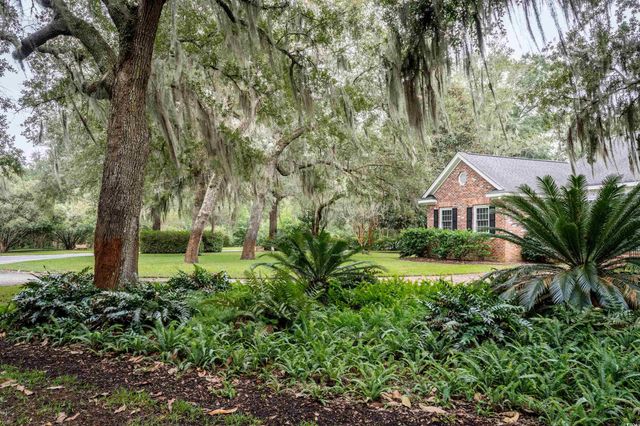1259 Oatland Lake Rd., Pawleys Island, SC 29585