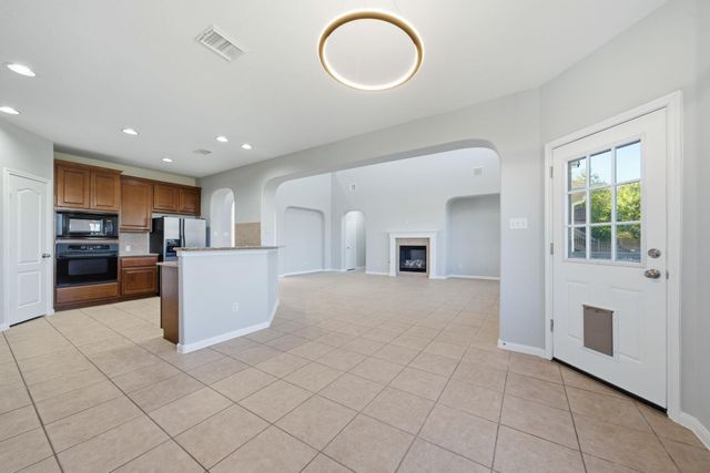 7404 Journeyville DR, Austin, TX 78735