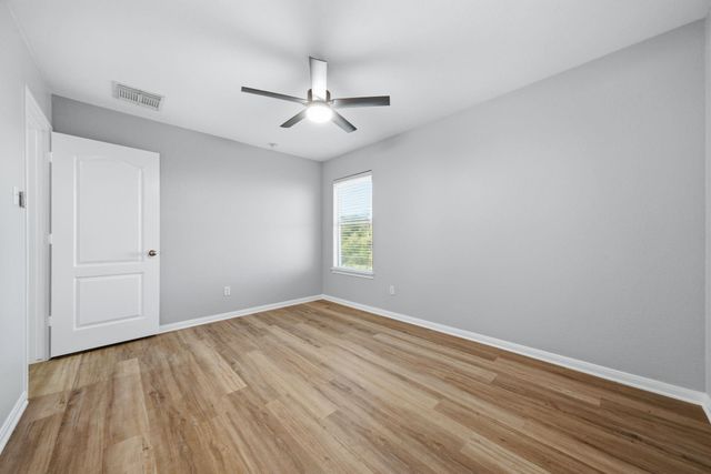 7404 Journeyville DR, Austin, TX 78735