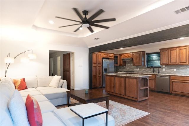 504 Bluebird Lane, Red Oak, TX 75154