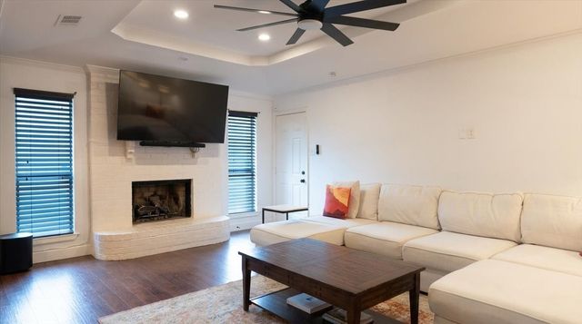 504 Bluebird Lane, Red Oak, TX 75154