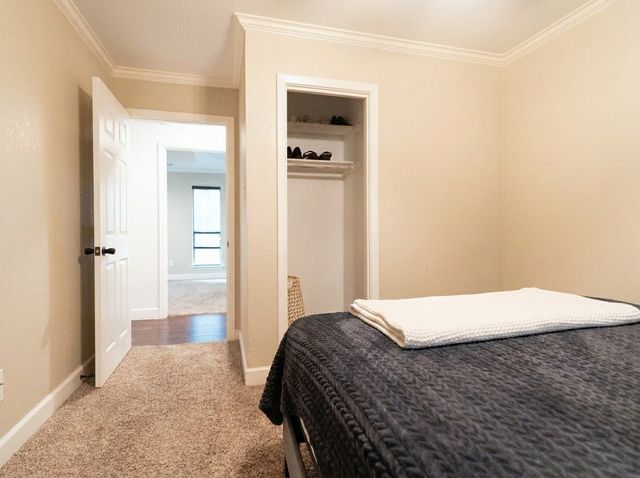 504 Bluebird Lane, Red Oak, TX 75154