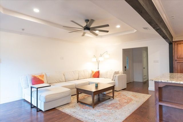 504 Bluebird Lane, Red Oak, TX 75154