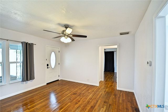 571 W Merriweather Street, New Braunfels, TX 78130