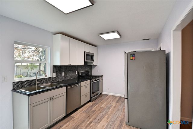 571 W Merriweather Street, New Braunfels, TX 78130