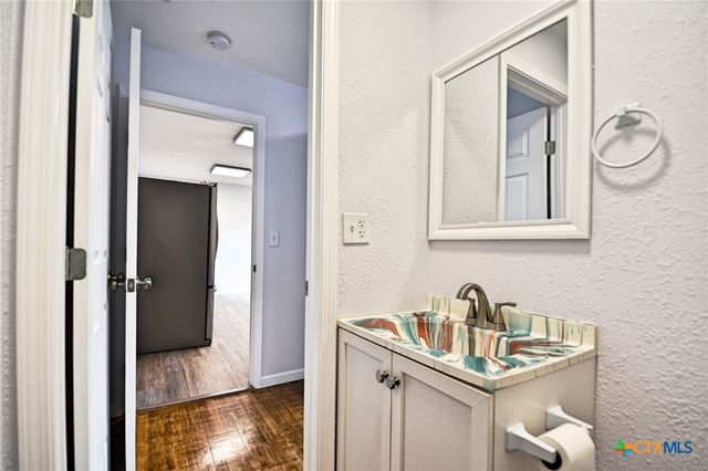 571 W Merriweather Street, New Braunfels, TX 78130