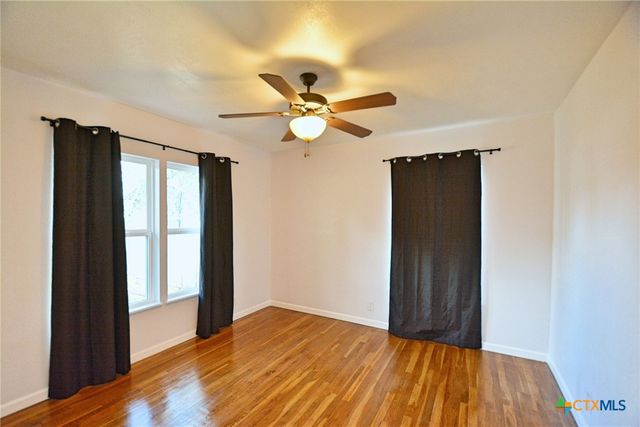 571 W Merriweather Street, New Braunfels, TX 78130