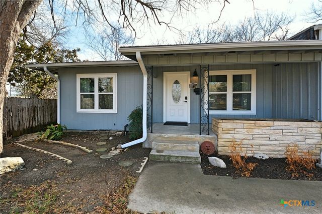 571 W Merriweather Street, New Braunfels, TX 78130