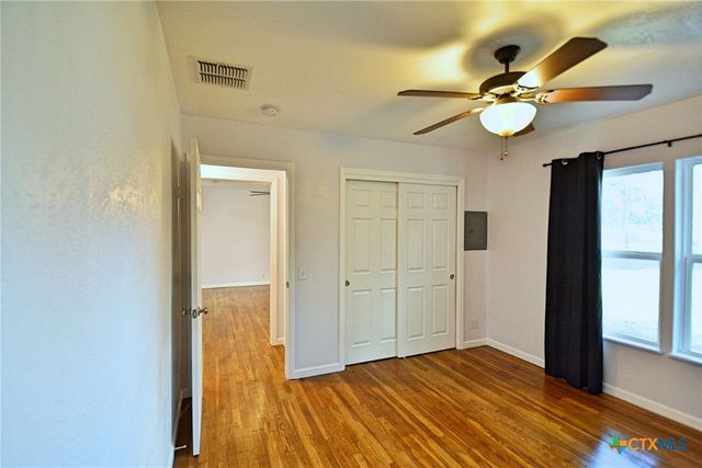 571 W Merriweather Street, New Braunfels, TX 78130