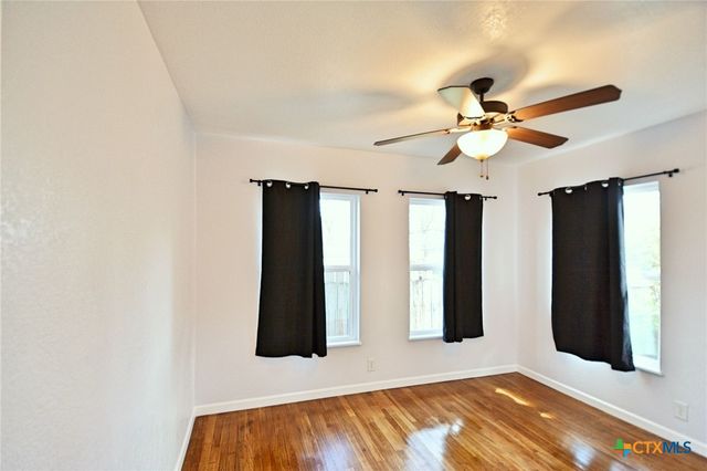571 W Merriweather Street, New Braunfels, TX 78130