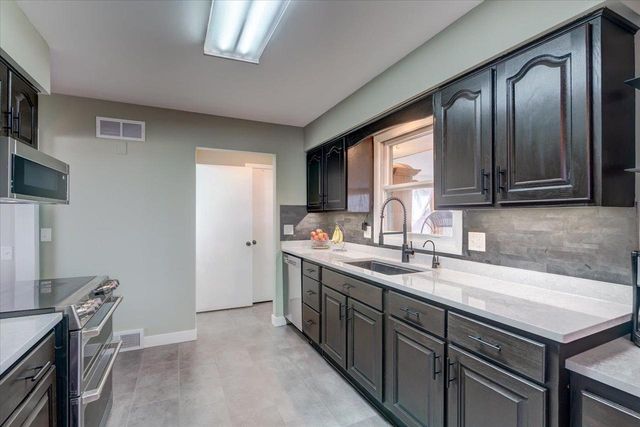 2315 Spring Rose Road, Verona, WI 53593