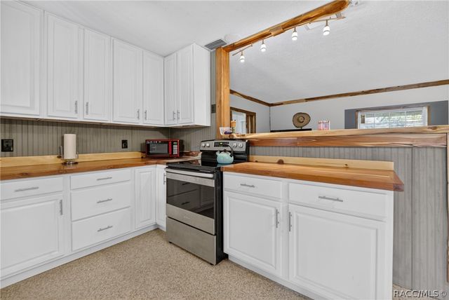 18240 SW 31st Street, Dunnellon, FL 34432