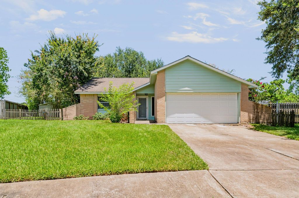 2508 Knoxville Drive, League City, TX 77573