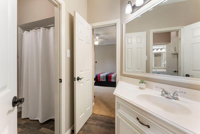 22 Day Lily Place, The Woodlands, TX 77381