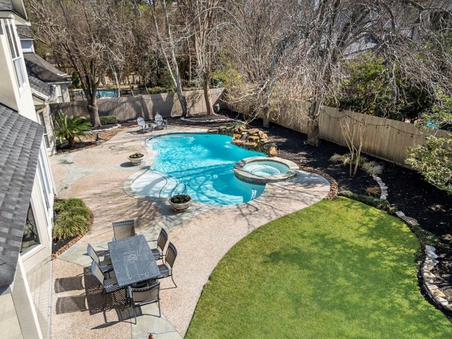 22 Day Lily Place, The Woodlands, TX 77381