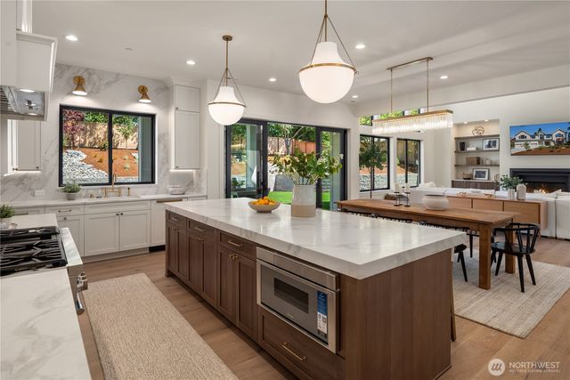 4024 85th Avenue SE, Mercer Island, WA 98040