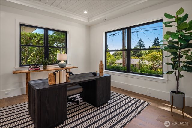 4024 85th Avenue SE, Mercer Island, WA 98040