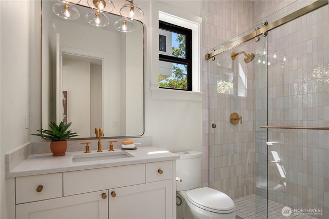 4024 85th Avenue SE, Mercer Island, WA 98040