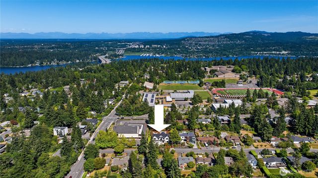 4024 85th Avenue SE, Mercer Island, WA 98040
